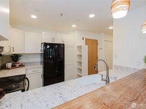 1750 152nd Avenue NE W110, Bellevue WA 98007
