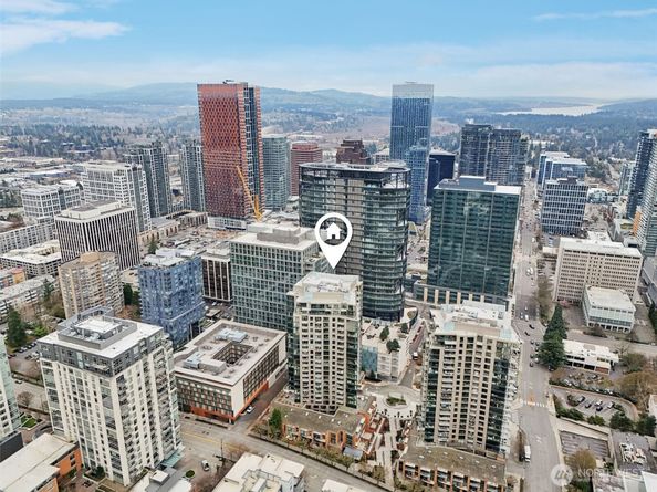 10650 NE 9th Place 1423, Bellevue WA 98004