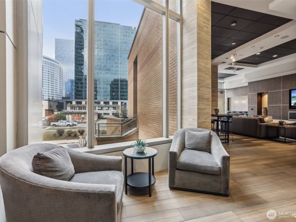 10650 NE 9th Place 1423, Bellevue WA 98004