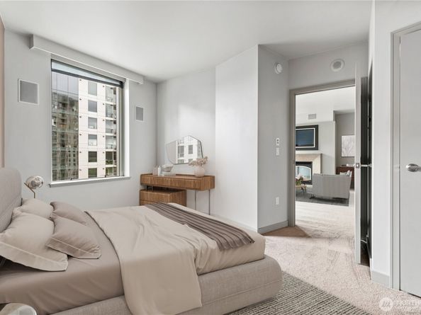 10650 NE 9th Place 1423, Bellevue WA 98004