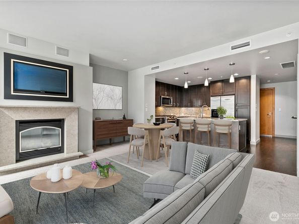 10650 NE 9th Place 1423, Bellevue WA 98004