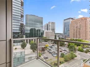 10650 NE 9th Place 1423, Bellevue WA 98004