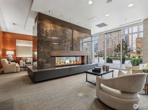 10650 NE 9th Place 1423, Bellevue WA 98004