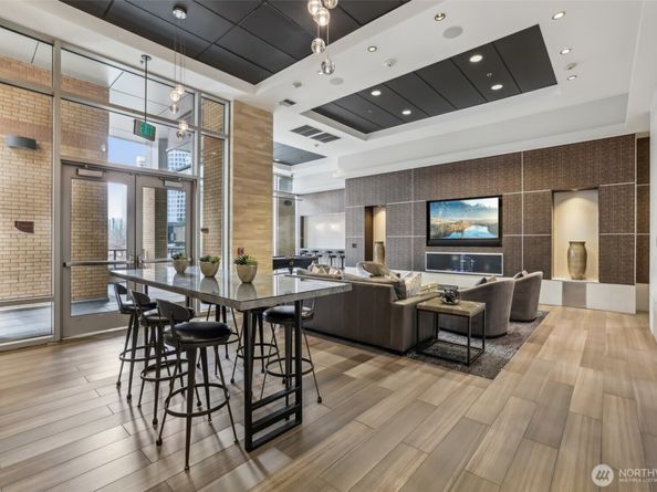 10650 NE 9th Place 1423, Bellevue WA 98004