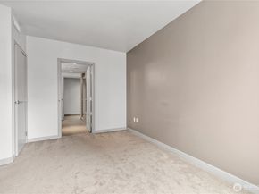10650 NE 9th Place 1423, Bellevue WA 98004