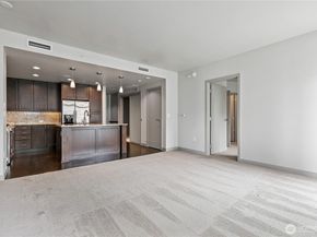 10650 NE 9th Place 1423, Bellevue WA 98004