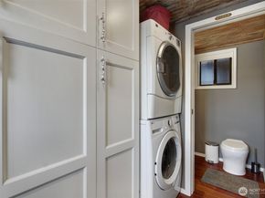 2401 N Northlake Way B13, Seattle WA 98103