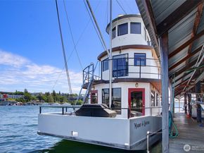 2401 N Northlake Way B13, Seattle WA 98103