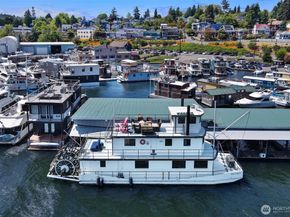 2401 N Northlake Way B13, Seattle WA 98103