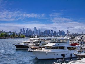 2401 N Northlake Way B13, Seattle WA 98103