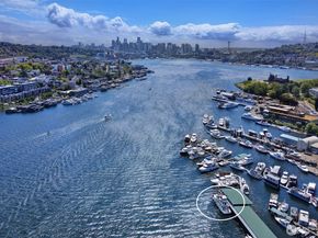 2401 N Northlake Way B13, Seattle WA 98103
