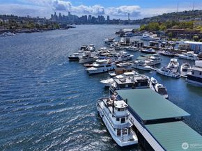 2401 N Northlake Way B13, Seattle WA 98103