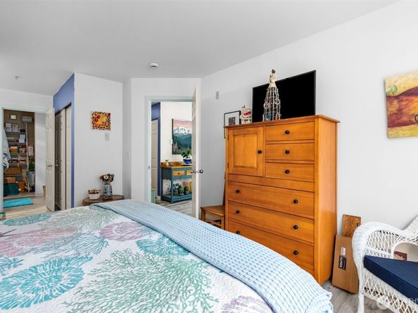 20800 72nd Avenue W 202, Edmonds WA 98026