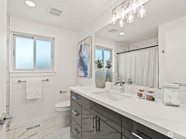 19010 102nd Avenue SE, Renton WA 98055