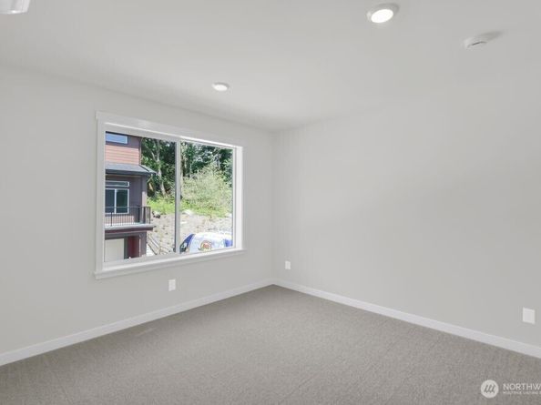 13217 NE 127th Way A, Kirkland WA 98034