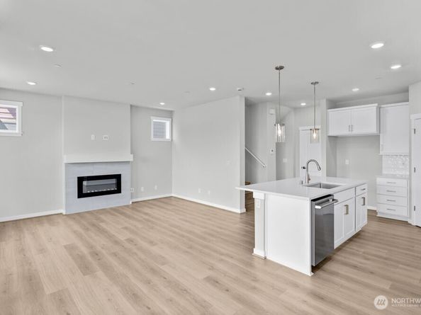 13217 NE 127th Way A, Kirkland WA 98034