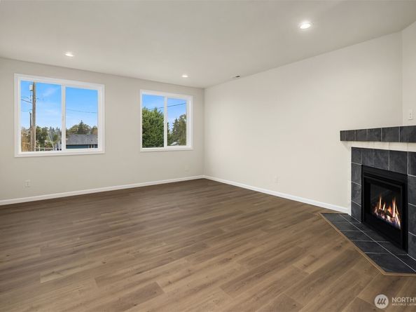 2112 SW 103rd Place, Seattle WA 98146