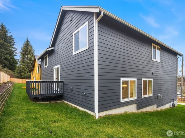 2112 SW 103rd Place, Seattle WA 98146