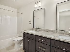 2112 SW 103rd Place, Seattle WA 98146