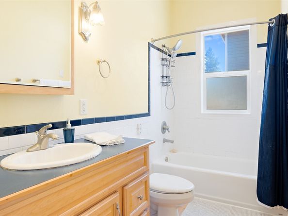 1334 Elizabeth Avenue, Bremerton WA 98337