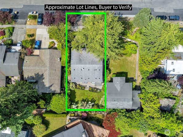 9266 44th Avenue SW, Seattle WA 98136