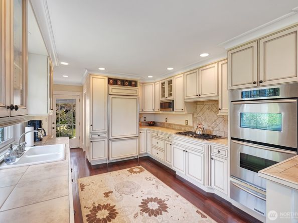 9266 44th Avenue SW, Seattle WA 98136