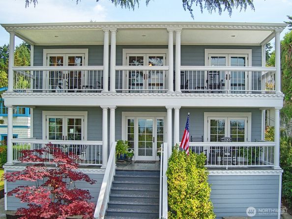 9266 44th Avenue SW, Seattle WA 98136