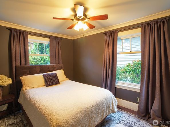 9266 44th Avenue SW, Seattle WA 98136