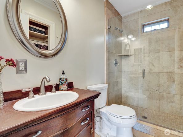 9266 44th Avenue SW, Seattle WA 98136