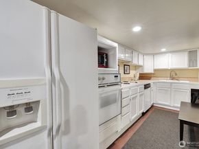 9266 44th Avenue SW, Seattle WA 98136