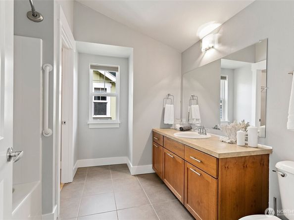 3253 SW Raymond Street, Seattle WA 98126