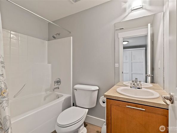3253 SW Raymond Street, Seattle WA 98126