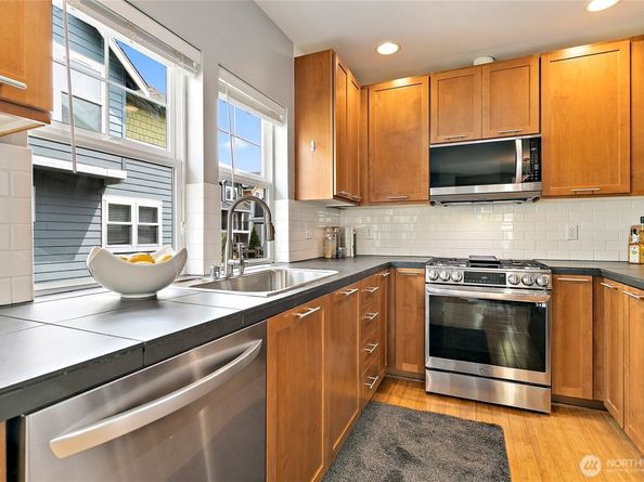 3253 SW Raymond Street, Seattle WA 98126
