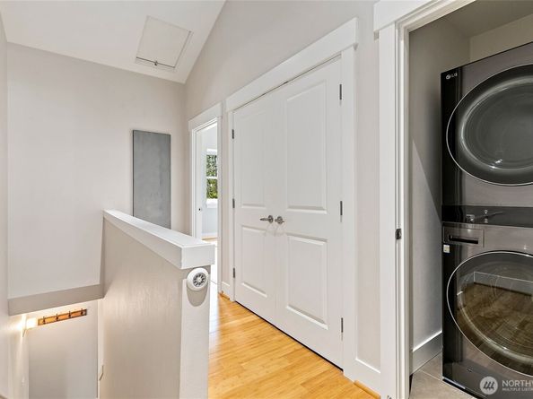 3253 SW Raymond Street, Seattle WA 98126