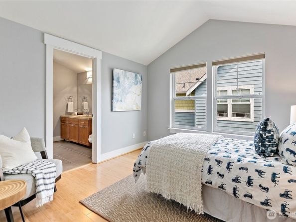 3253 SW Raymond Street, Seattle WA 98126
