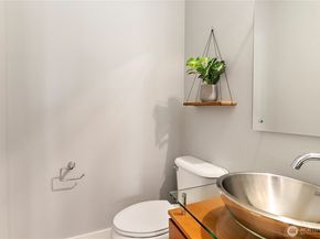 3253 SW Raymond Street, Seattle WA 98126