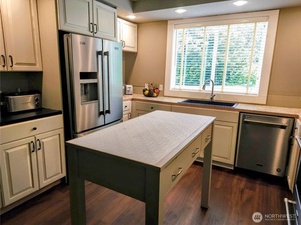 23618 SE Tiger Mountain Road, Issaquah WA 98027