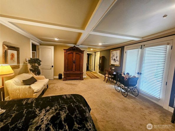 23618 SE Tiger Mountain Road, Issaquah WA 98027