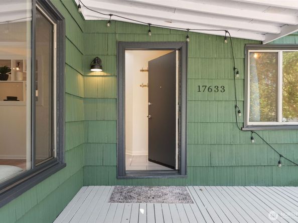 17633 10th Avenue NE, Shoreline WA 98155