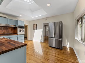 17633 10th Avenue NE, Shoreline WA 98155