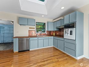 17633 10th Avenue NE, Shoreline WA 98155