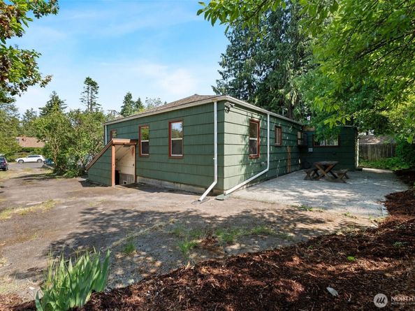 17633 10th Avenue NE, Shoreline WA 98155