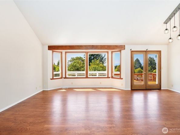 3525 Harbel Drive NE, Bremerton WA 98310
