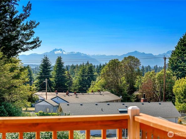 3525 Harbel Drive NE, Bremerton WA 98310