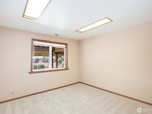 3525 Harbel Drive NE, Bremerton WA 98310