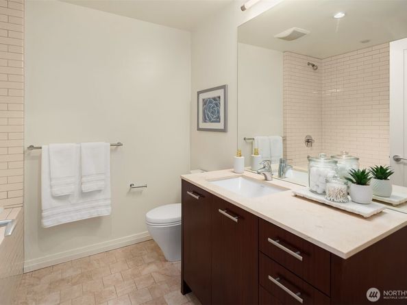 500 106th Avenue NE 801, Bellevue WA 98004