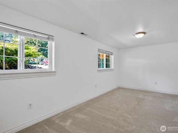 1211 121st Ave SE, Lake Stevens WA 98258