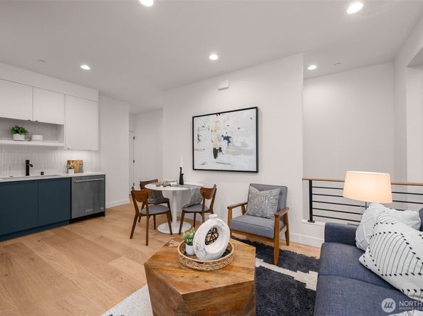 222 B 10th Avenue E, Seattle WA 98102