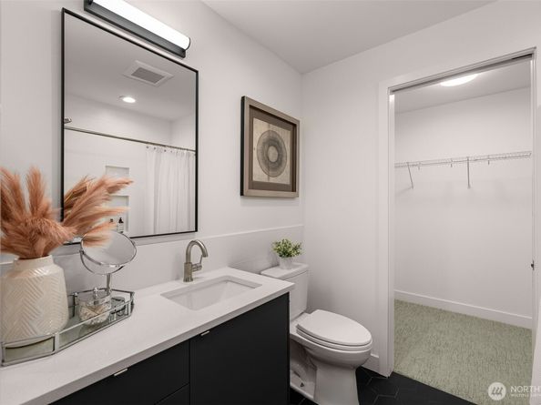 222 B 10th Avenue E, Seattle WA 98102