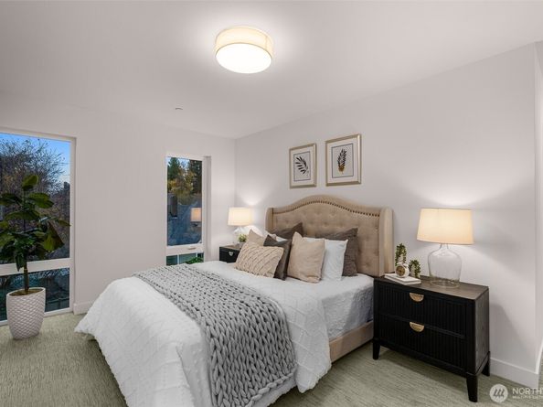 222 B 10th Avenue E, Seattle WA 98102